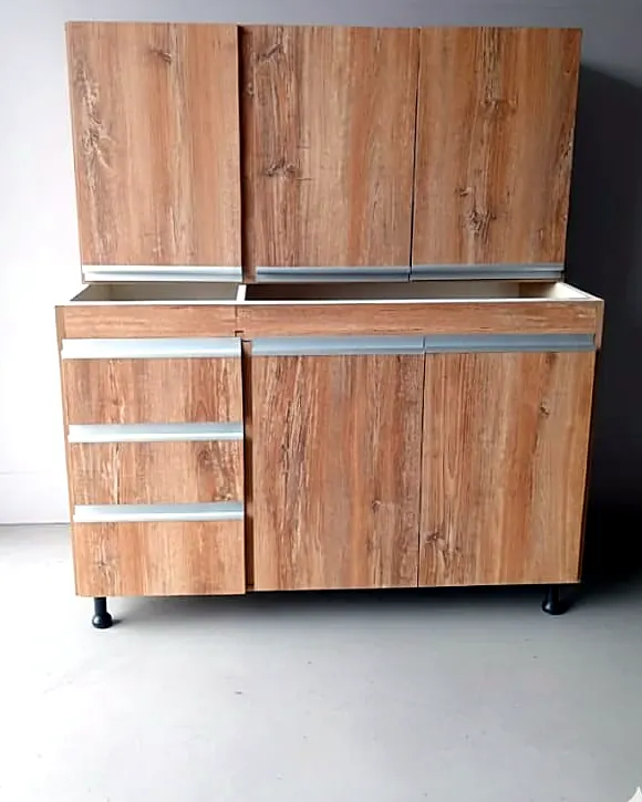 Bajo mesada con alacena en madera